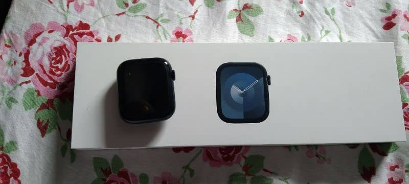 apple smart watch seriese 9 is for sale 4