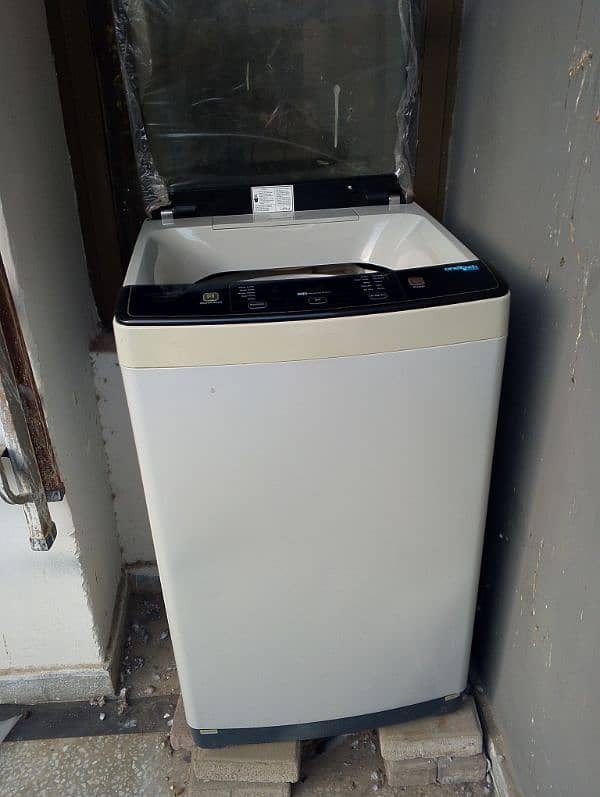 9 Kg top load washing machine, in mint condition. 1 month used 0