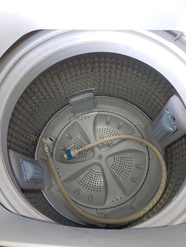 9 Kg top load washing machine, in mint condition. 1 month used 2