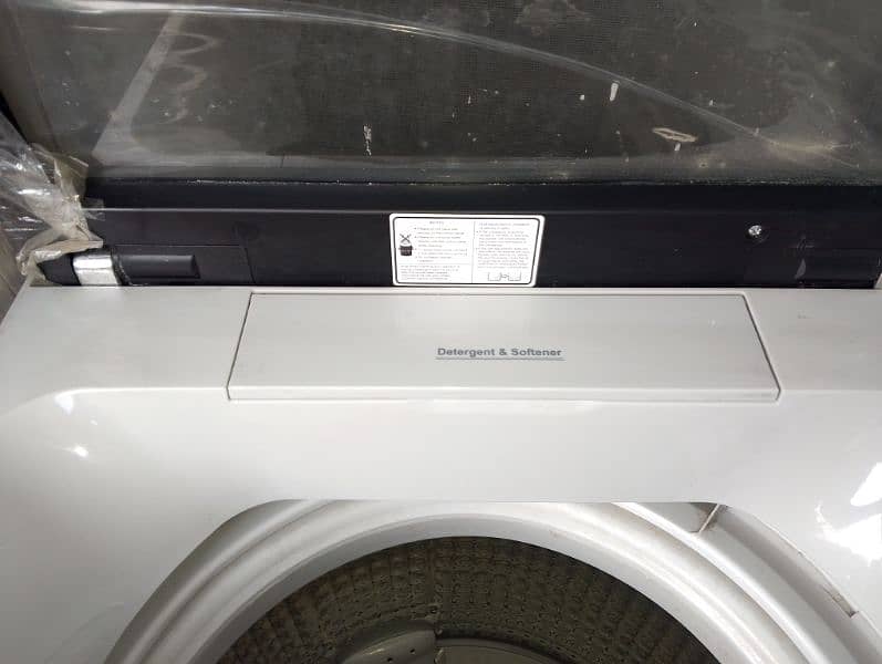 9 Kg top load washing machine, in mint condition. 1 month used 5