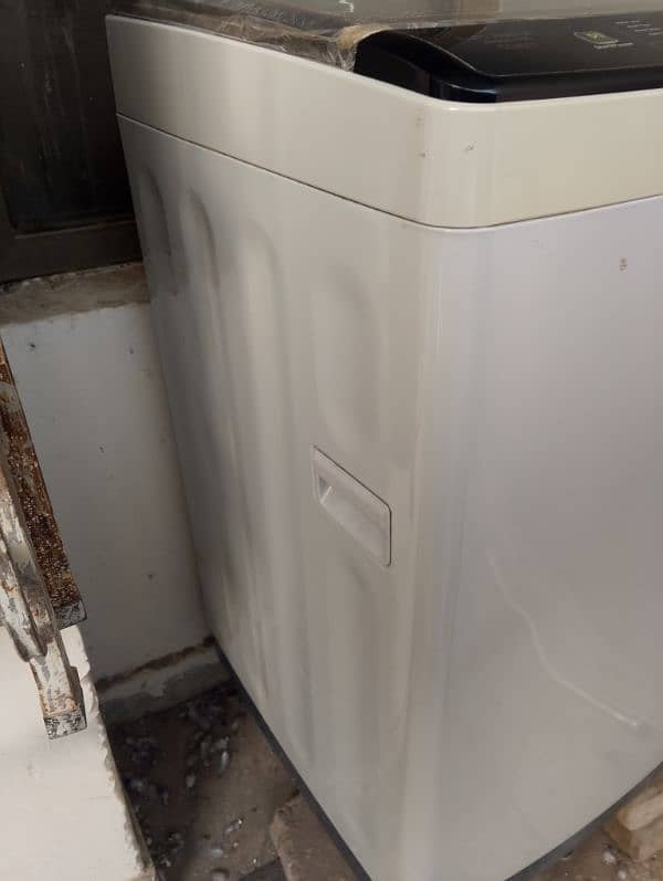 9 Kg top load washing machine, in mint condition. 1 month used 8