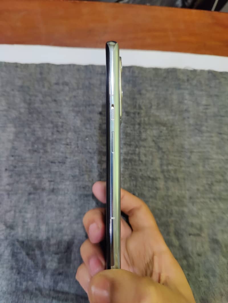 One Plus 9 Pro 6