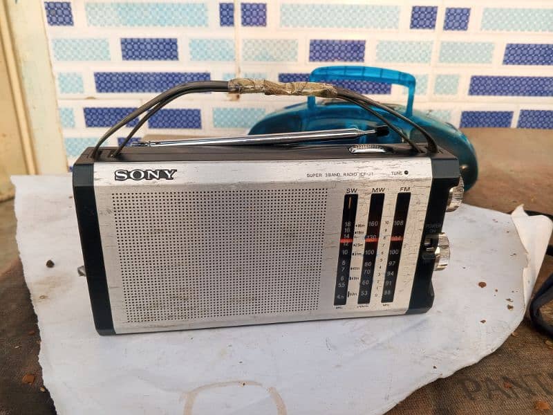 Radio Sony  3 band 0