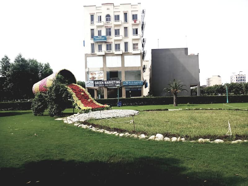 5 Marla Facing Park Plot For Sale in Bahria Town Lahore 2