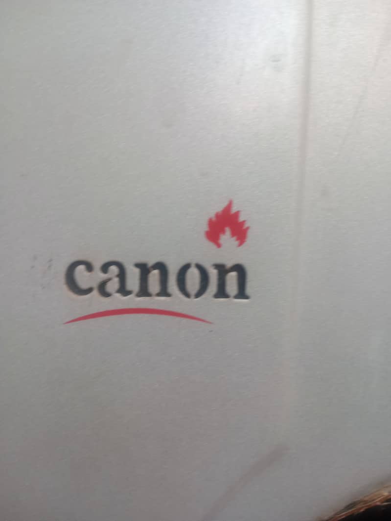 Canon brand 10 litre capacity instant gas 5