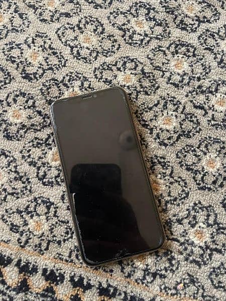 iphone 11 pro in excellent condition and gold colour 2