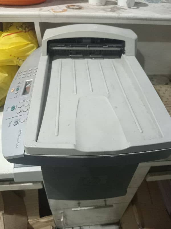 hp laser jet 3052 1