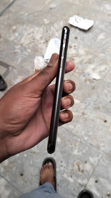 IPhone 11 Pro Max 256 gb non Pta . Battery change. panel doted 8