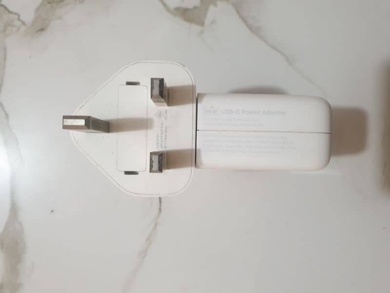 Apple MacBook charger 1