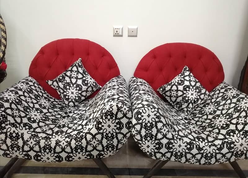 Bedroom chairs (urgently selling) 1