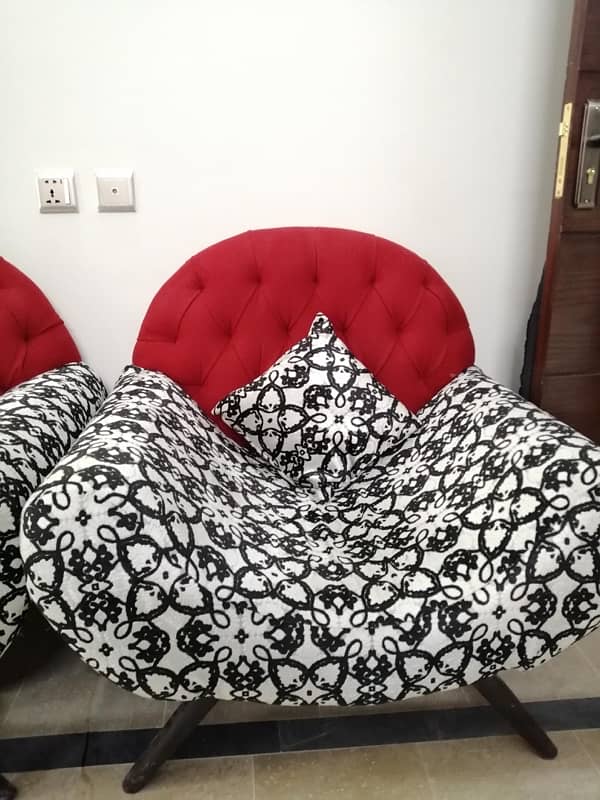 Bedroom chairs (urgently selling) 3