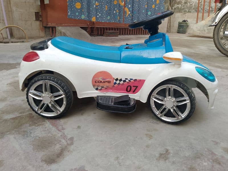 Rechargable kids racing car 1