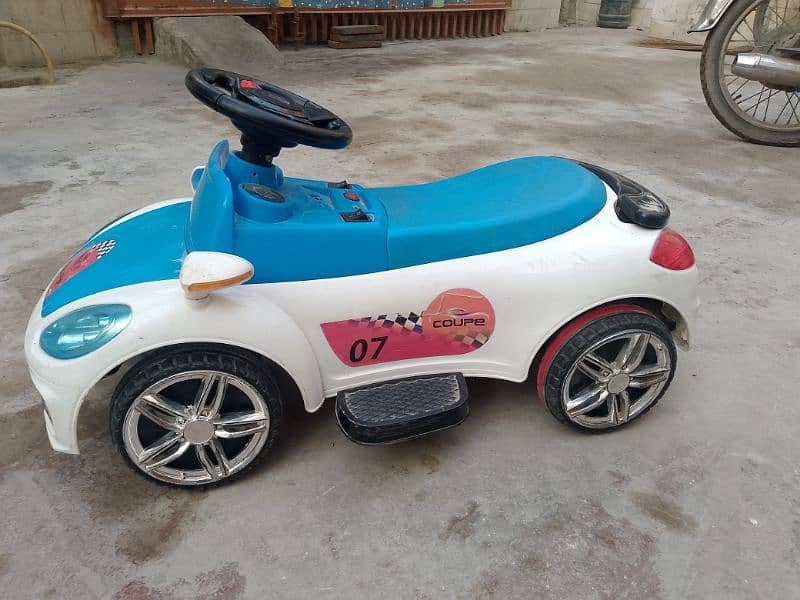 Rechargable kids racing car 3