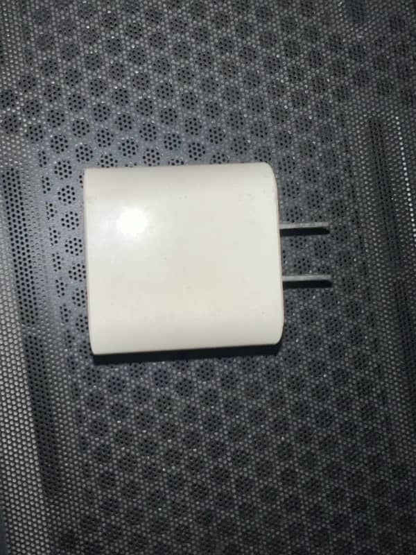 Apple 20Watt Original Charger ( type C ) 2