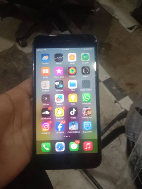 I phone 8plus total janiyan condition 10/9.5 4