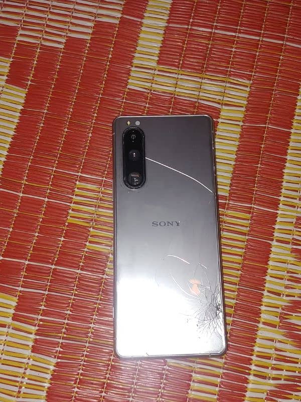 Sony Xperia 5 Mark 3 All ok only Back Broken 4