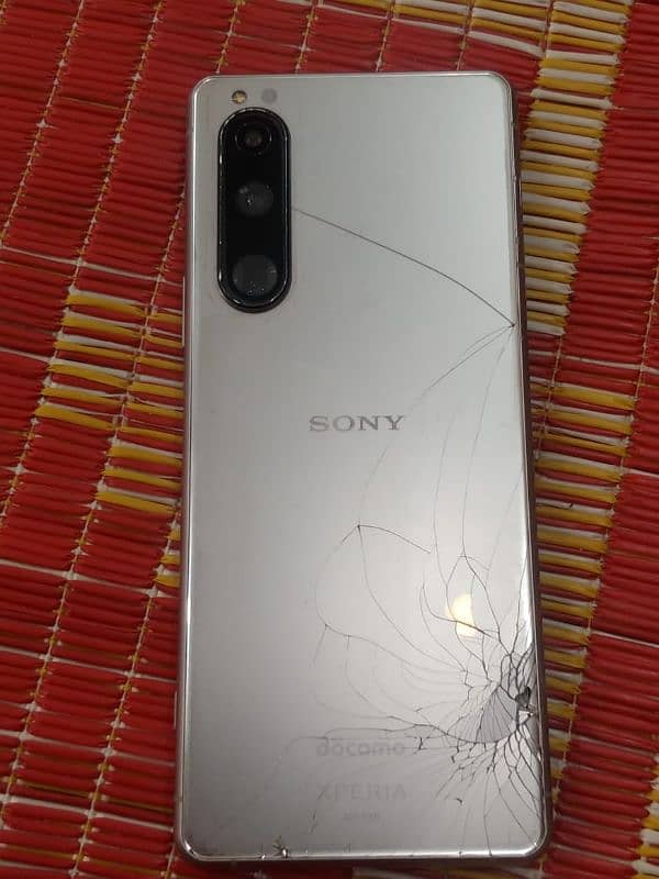 Sony Xperia 5 Mark 3 All ok only Back Broken 5