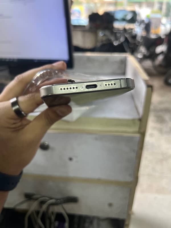 Iphone 15 pro max 256GB PTA Approved 1 Physical 1 Esim 8