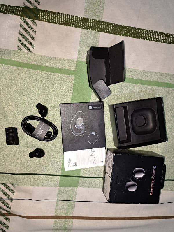 Original Samsung Galaxy Buds Pro, without Dock 1