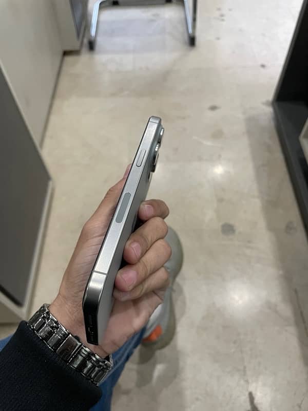 Apple iphone 15 pro max 6