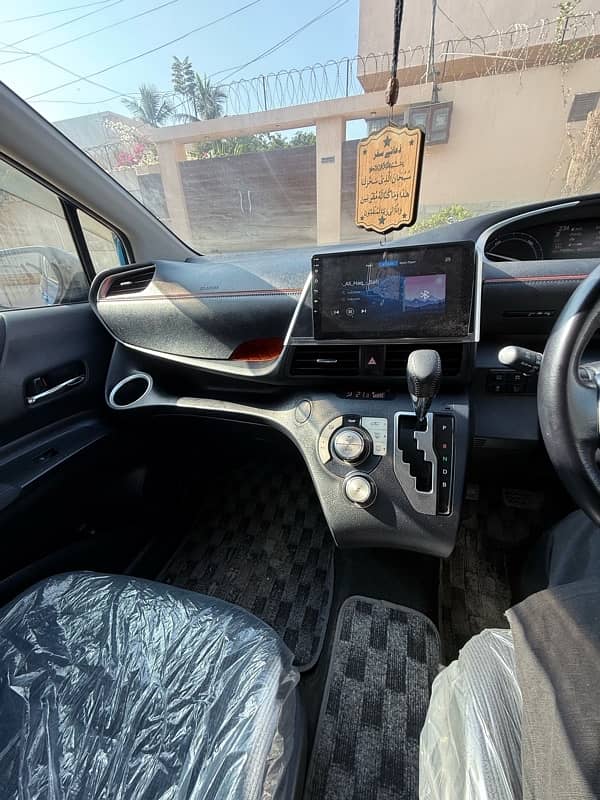 Toyota Sienta G 2016 9