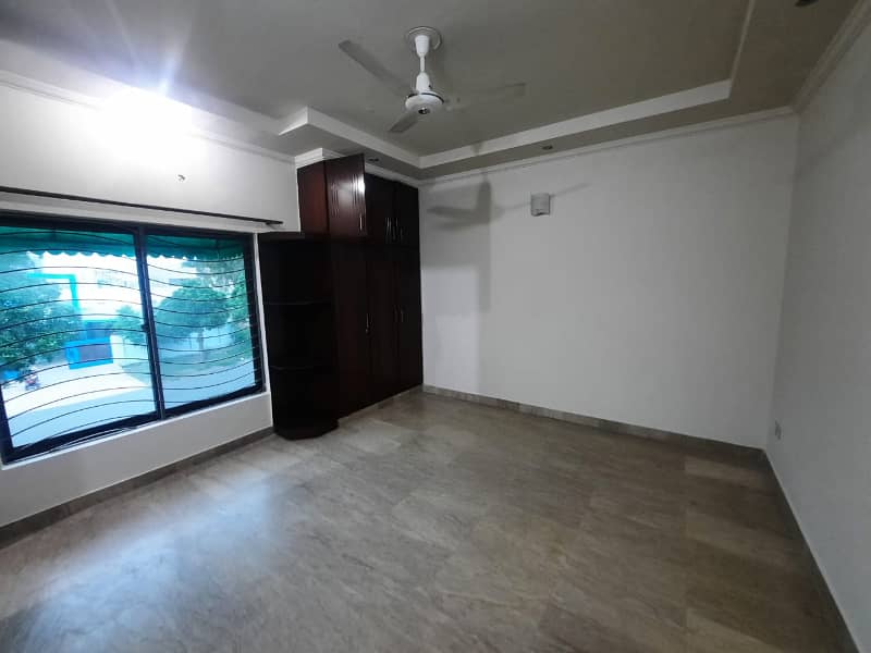 1 kanal upper portion for rent all facilities available 16