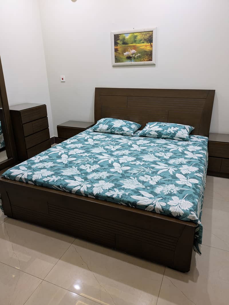 King Size Bed / Side Tables  / cupboard / bedroom furniture for sale 0