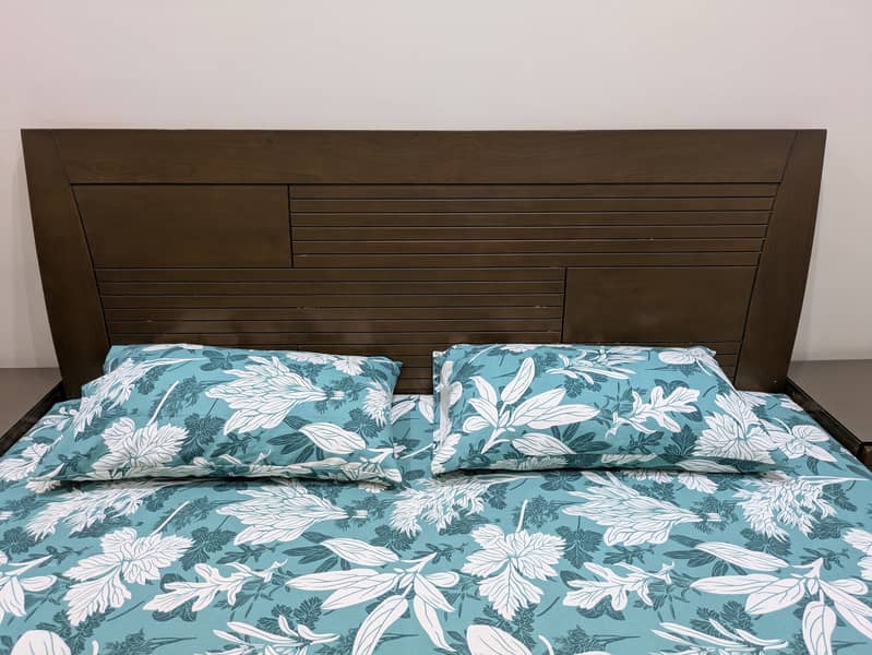 King Size Bed / Side Tables  / cupboard / bedroom furniture for sale 2