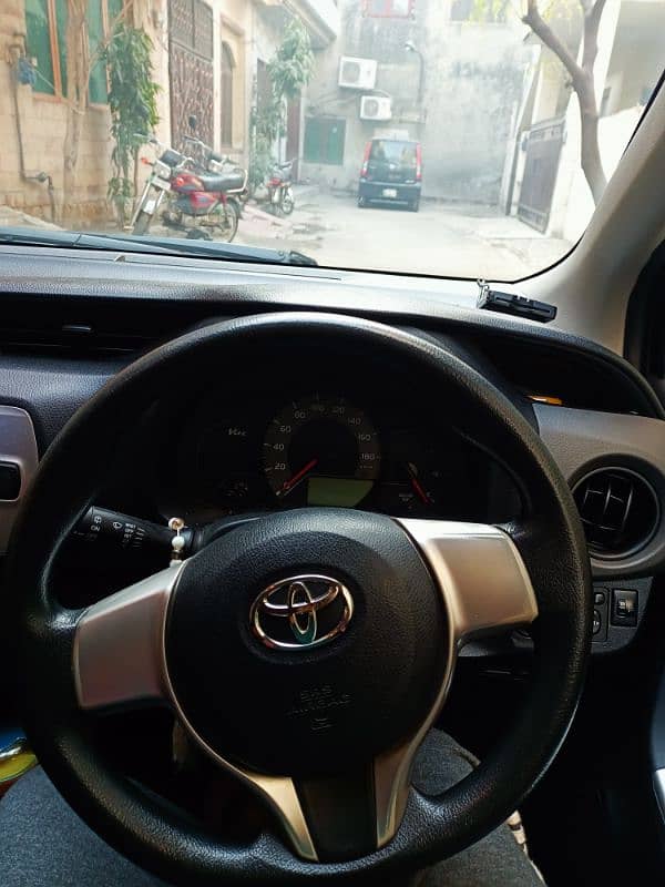 Toyota Vitz 2015 5