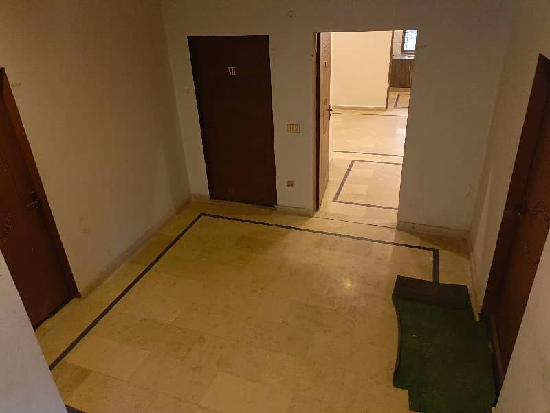 Hot Offer Scond Floor Flat Available For Sailent office use In Johar Town Near Doctor hospital 1