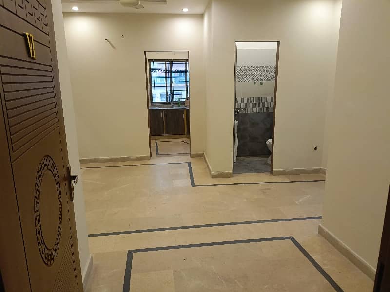 Hot Offer Scond Floor Flat Available For Sailent office use In Johar Town Near Doctor hospital 3