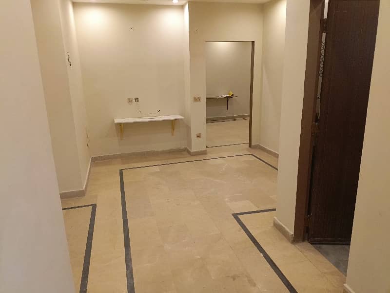 Hot Offer Scond Floor Flat Available For Sailent office use In Johar Town Near Doctor hospital 6