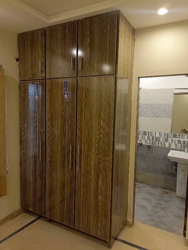 Hot Offer Scond Floor Flat Available For Sailent office use In Johar Town Near Doctor hospital 10