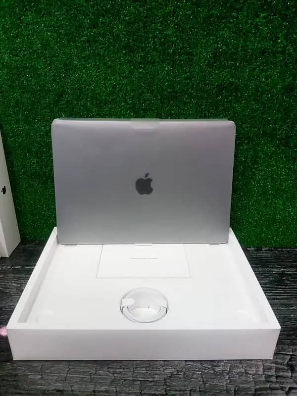 Macbook Pro 2021 M1 chip 8/512 - Laptop for sale 1