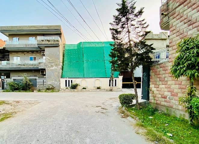 A House Of 10 Marla In Marghzar Officers Colony 6