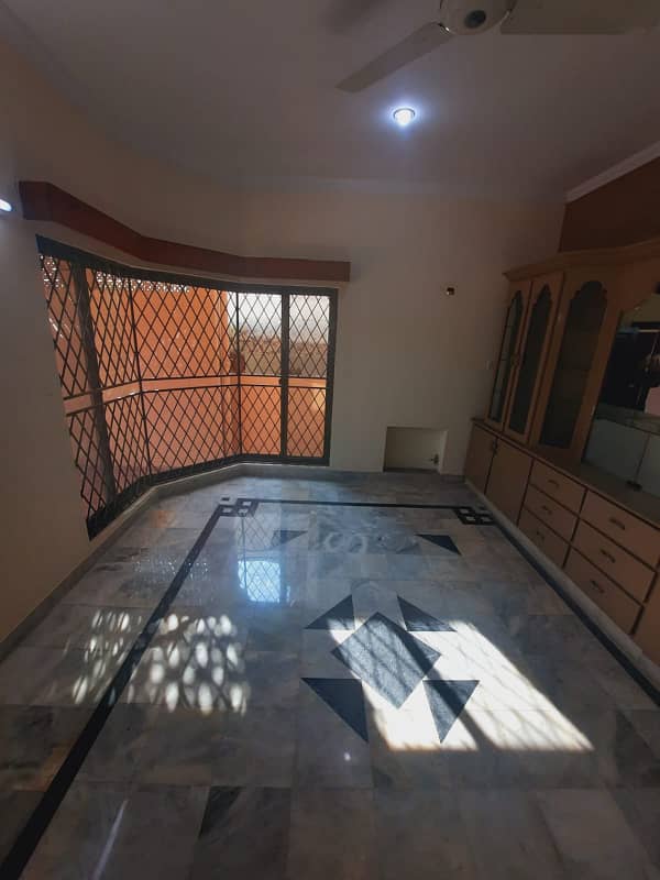 1 Kanal Separate Gate Lower Portion Is Available For Rent In Dha Phase 4 0