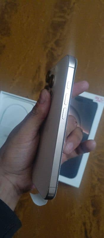 i phone 16 pro desert titanium 128gb 4