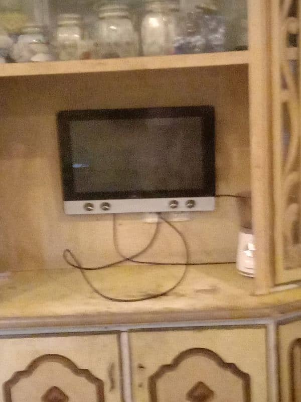 LCD TV 1