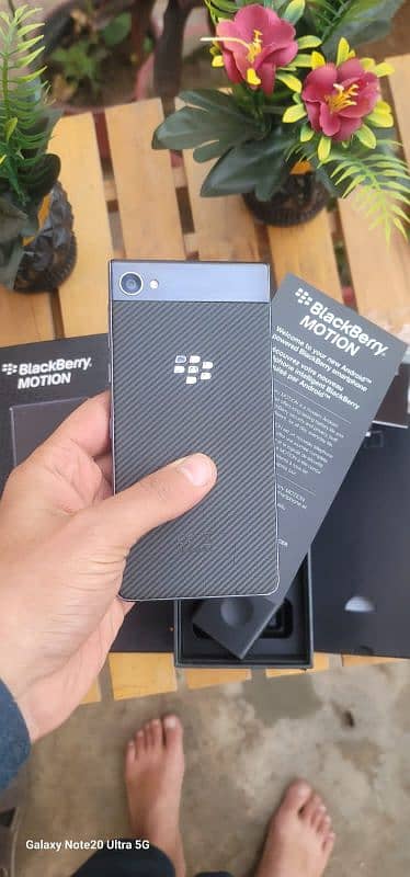 BlackBerry motion in lush condition (pta official approved ) with box 0