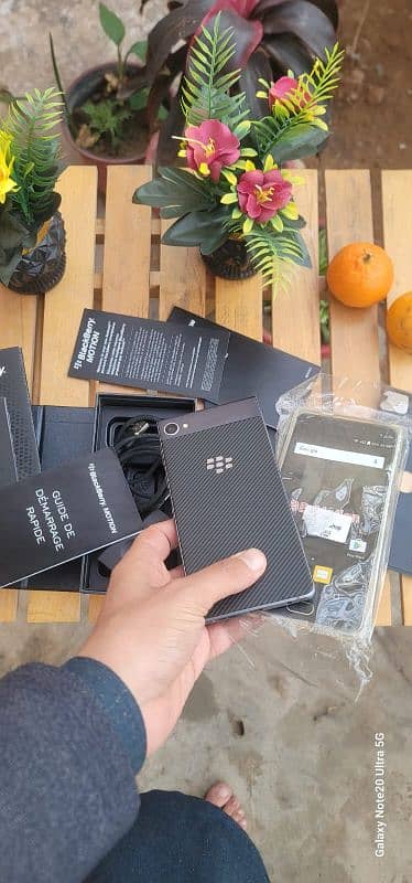 BlackBerry motion in lush condition (pta official approved ) with box 10