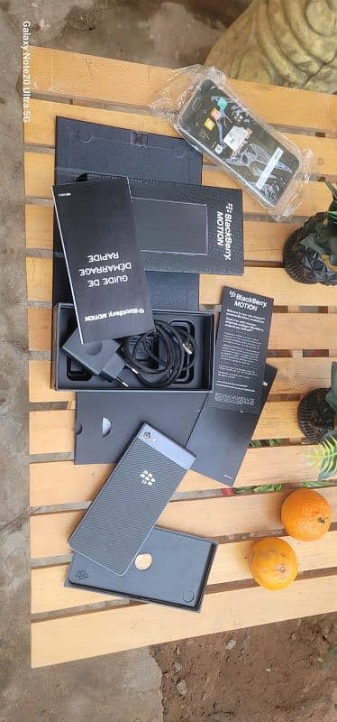 BlackBerry motion in lush condition (pta official approved ) with box 14