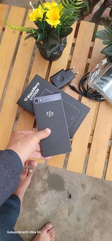 BlackBerry motion in lush condition (pta official approved ) with box 16