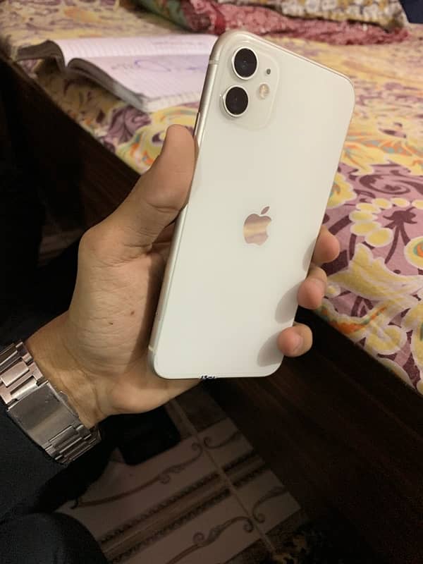 Iphone 11 FU non pta White colour with box 2