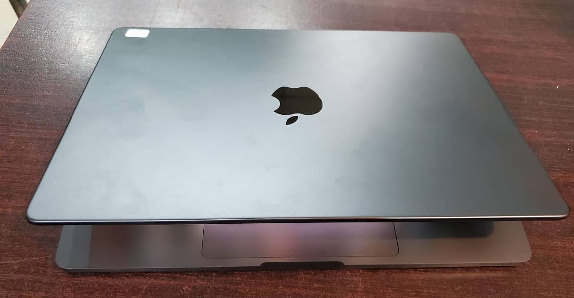 Macbook M3 pro , 14", 18gb ram, 512gb ssd 2