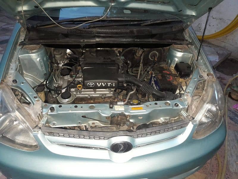 Toyota Platz 2004/2007 1