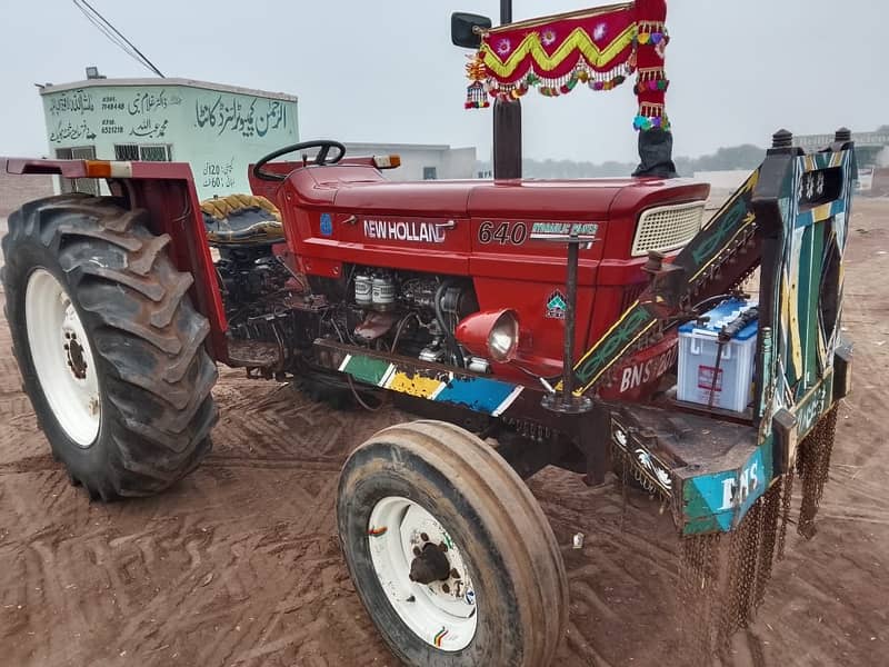 New Holland Tractor Model 2011 0