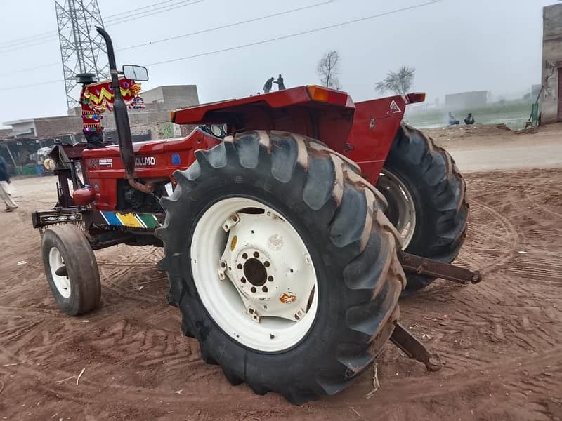 New Holland Tractor Model 2011 3