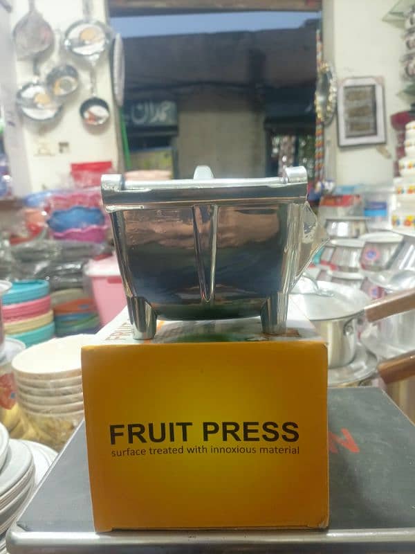 Orange Fruit Press 3