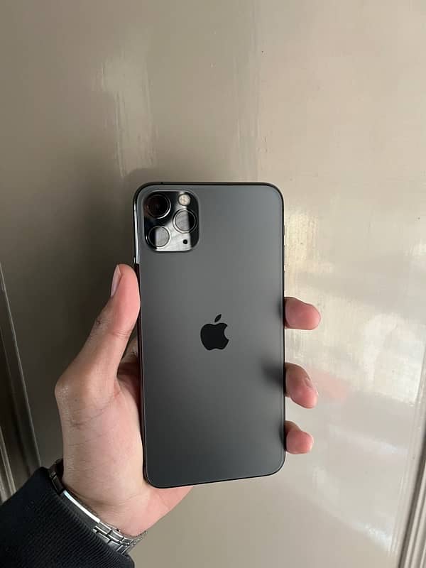 Iphone 11 pro max 10/10 waterpack no open repair whatsapp O3I7-7833I98 0