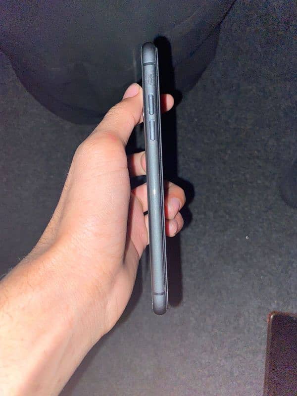 Iphone 11 Shisha condition 10/10 waterpack Black color 6